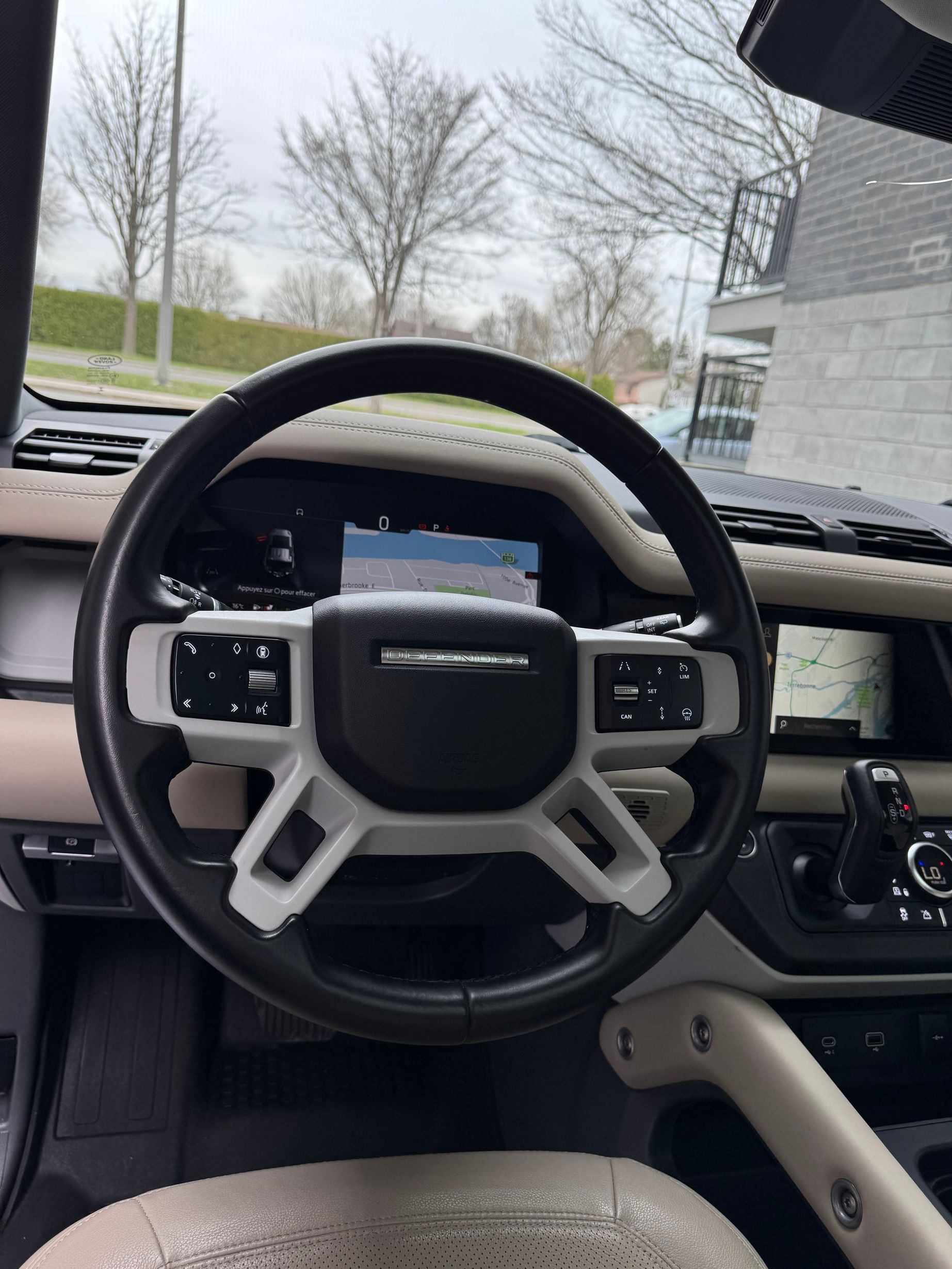 Land Rover Defender 2024 - Thumbnail 13