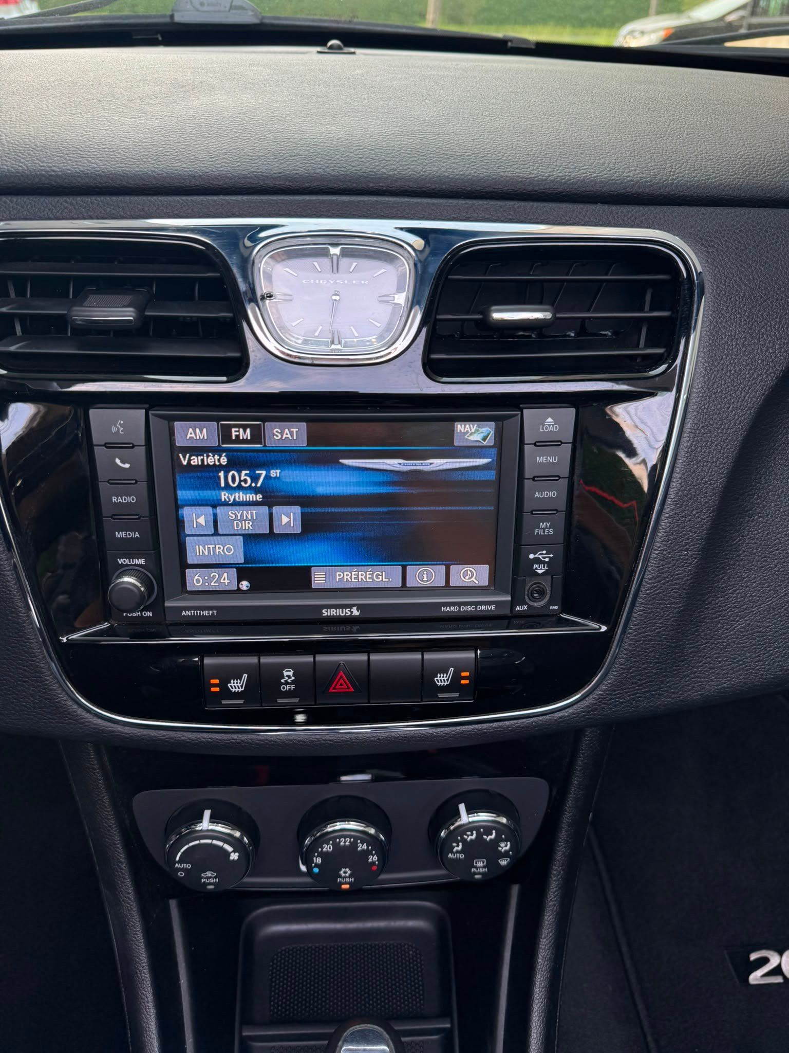 Chrysler 200 2013 - Thumbnail 9
