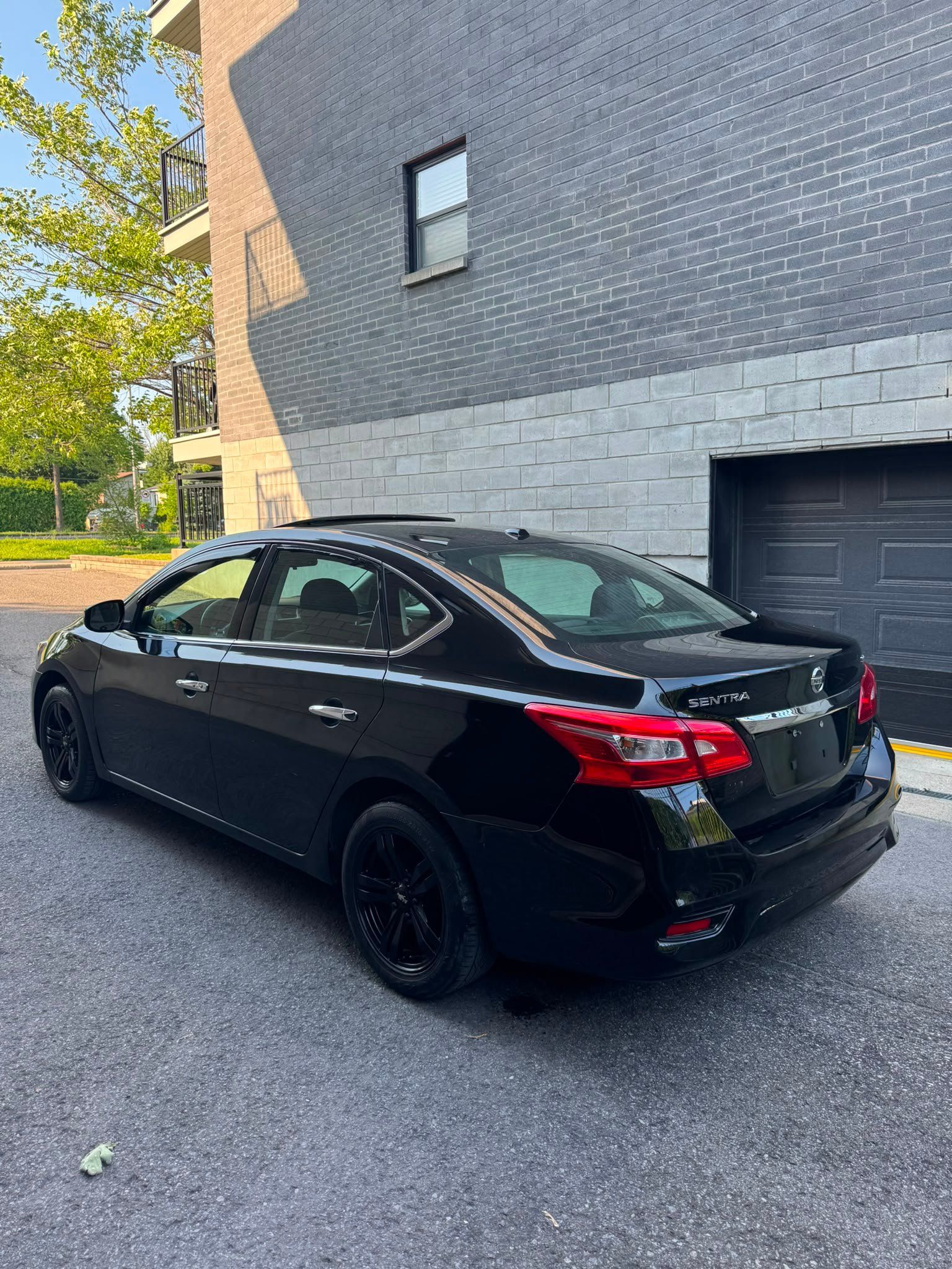 Nissan Sentra 2018 - Image 3